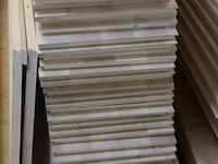 Partij linalite® hout (onderdelen uitvaartkisten), diverse soorten o.a. ll plus eiken/vuren/populier hoofeind & zijkanten - afbeelding 26 van  30
