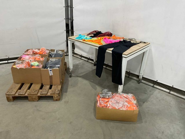 Partij lingerie - afbeelding 1 van  5