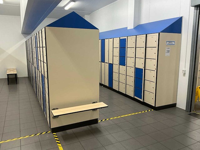 Partij lockerkasten - afbeelding 1 van  8
