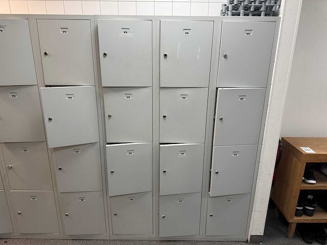 Partij lockerkasten - afbeelding 4 van  5