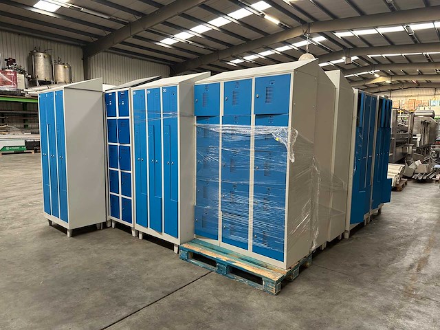 Partij lockerkasten - afbeelding 1 van  5