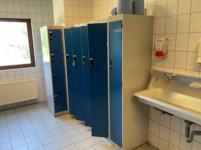Partij lockerkasten - afbeelding 2 van  8