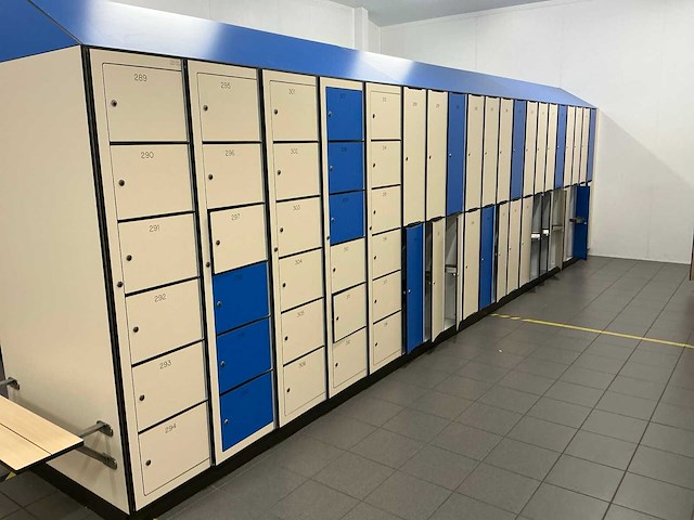 Partij lockerkasten - afbeelding 5 van  6