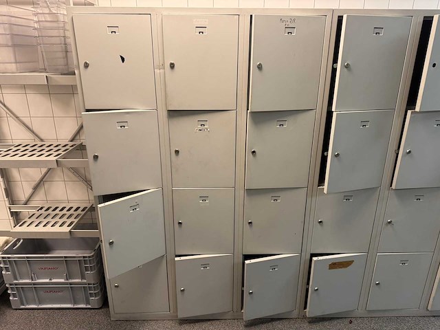 Partij lockerkasten - afbeelding 2 van  5