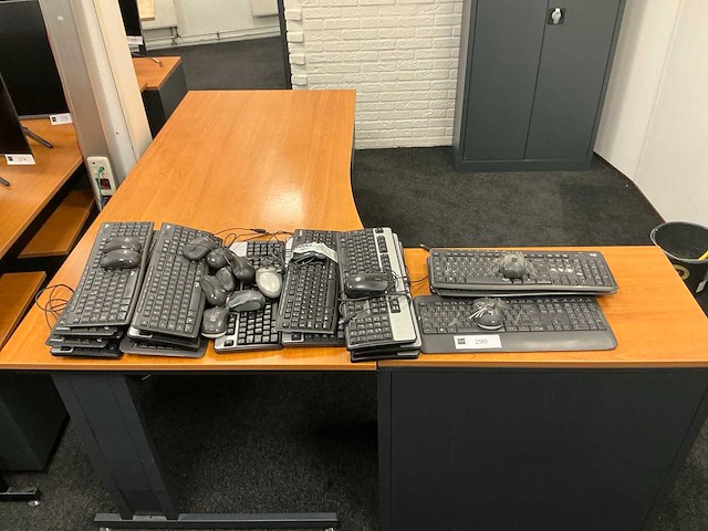 Partij logitech / hp toetsenborden en muizen - afbeelding 1 van  4