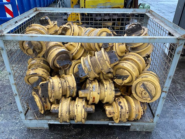 Partij loopwielen voor caterpillar rupskraan - afbeelding 1 van  2