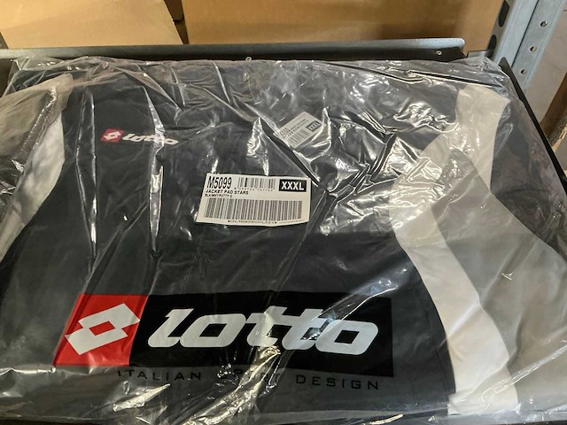 Partij lotto t-shirts (3-packs) & jassen (11x) - afbeelding 4 van  6