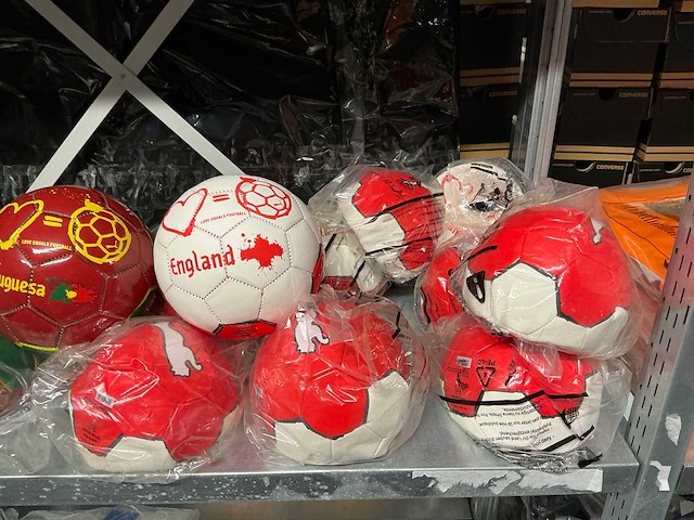 Partij love equals football portuguesa&england (21x) - afbeelding 3 van  3