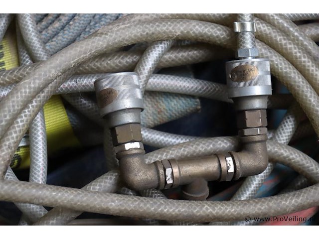 Partij lucht- en waterslangen - afbeelding 6 van  8