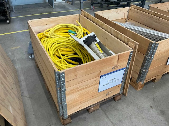 Partij lucht-en waterslang - afbeelding 1 van  5