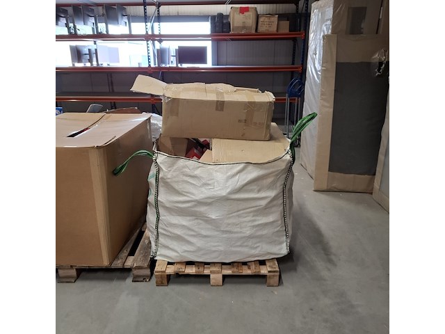 Partij lucht, interieur, brandstof & olie filters, o.a. jakoparts - afbeelding 12 van  56