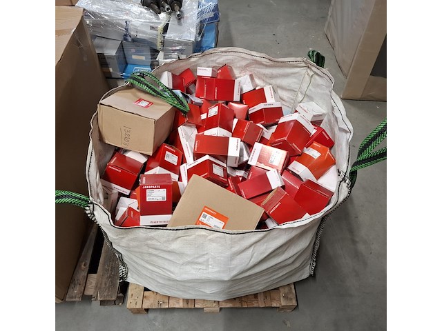 Partij lucht, interieur, brandstof & olie filters, o.a. jakoparts - afbeelding 23 van  56