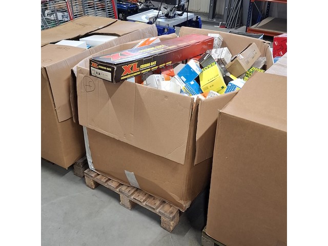 Partij lucht, interieur, brandstof & olie filters, o.a. jakoparts - afbeelding 36 van  56