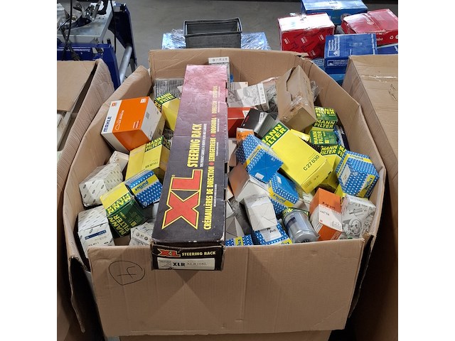 Partij lucht, interieur, brandstof & olie filters, o.a. jakoparts - afbeelding 37 van  56