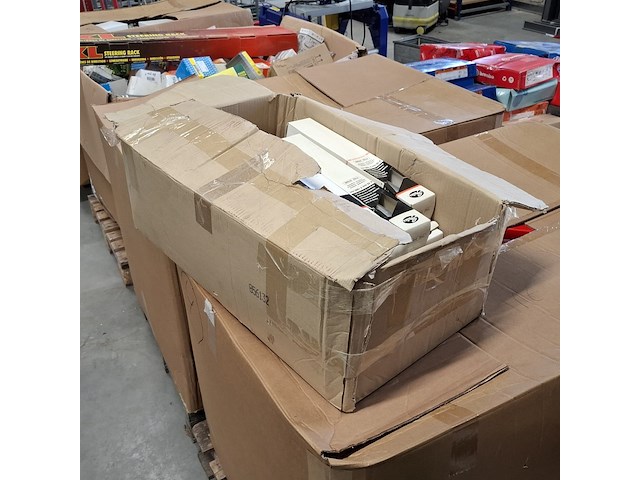 Partij lucht, interieur, brandstof & olie filters, o.a. jakoparts - afbeelding 5 van  56