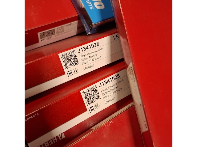 Partij lucht, interieur, brandstof & olie filters, o.a. jakoparts - afbeelding 16 van  56