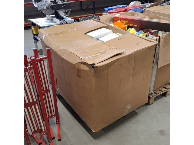 Partij lucht, interieur, brandstof & olie filters, o.a. jakoparts - afbeelding 46 van  56