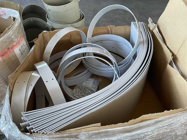 Partij luchtbehandeling installatiemateriaal - afbeelding 16 van  18