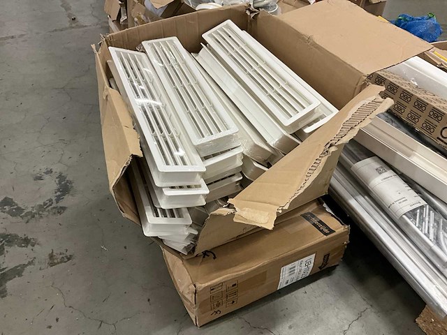 Partij luchtbehandelings installatiematerialen - afbeelding 7 van  8