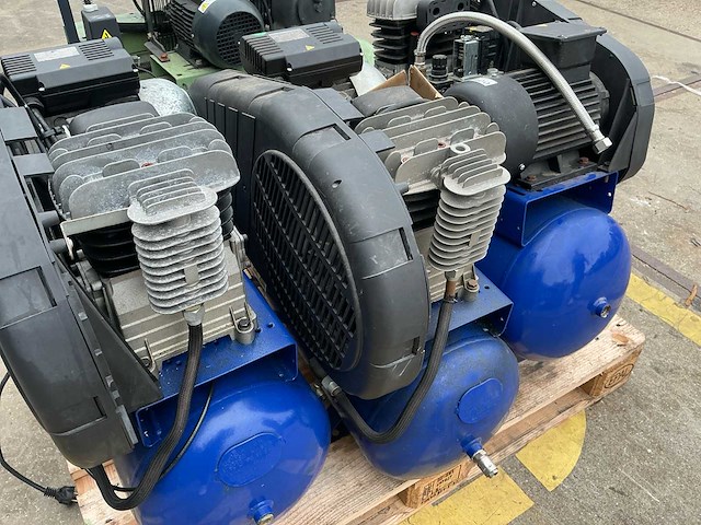Partij luchtcompressoren - metabo mega 450 - creemers csg 200/60k - afbeelding 1 van  14