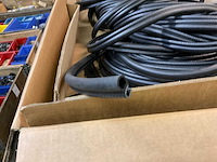 Partij luchtfilterhuizen en raamrubbers - afbeelding 8 van  9