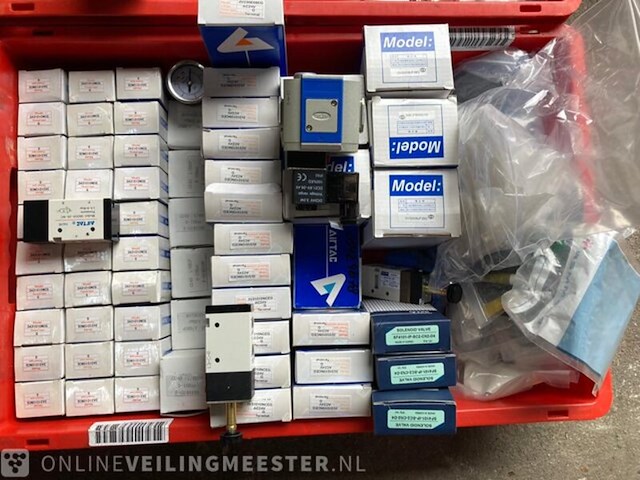 Partij luchtonderdelen + diverse handelsgoederen - afbeelding 10 van  52