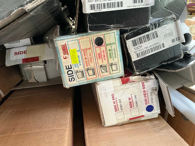 Partij luifels en luifelonderdelen - afbeelding 2 van  16