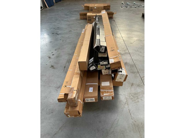 Partij luifels en luifelonderdelen - afbeelding 9 van  16