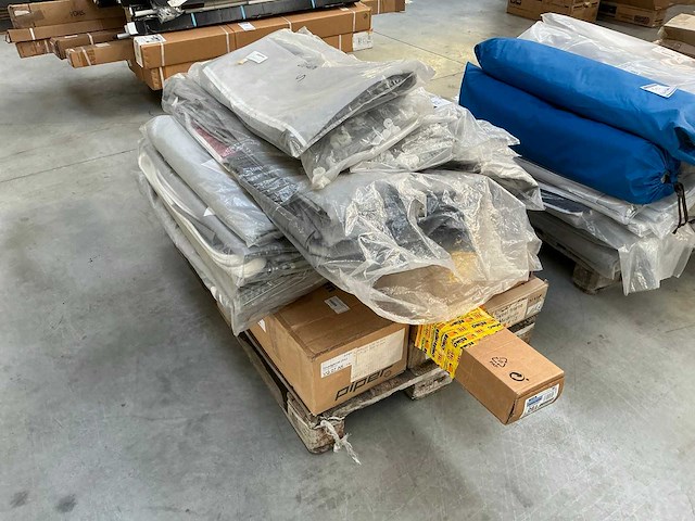 Partij luifels, voortenten en frames - afbeelding 8 van  15