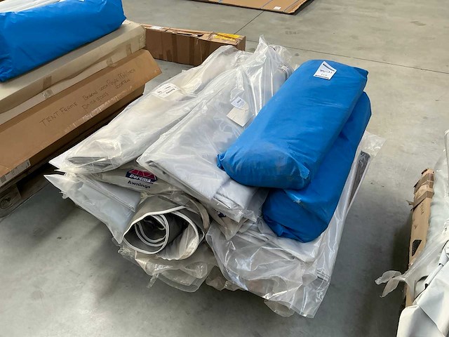 Partij luifels, voortenten en frames - afbeelding 13 van  15