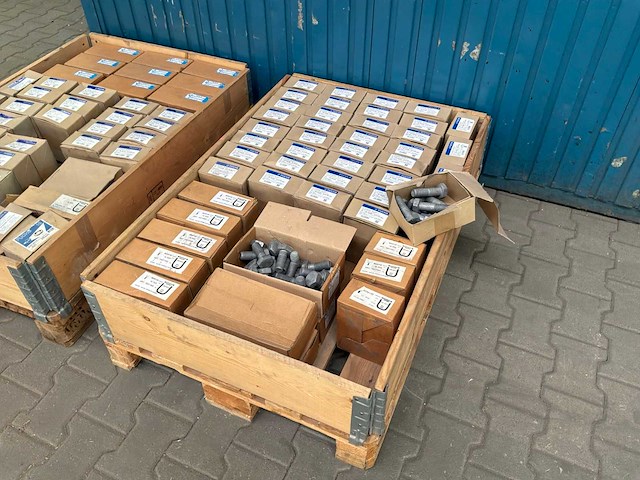 Partij m24 bouten (580x) - afbeelding 2 van  4