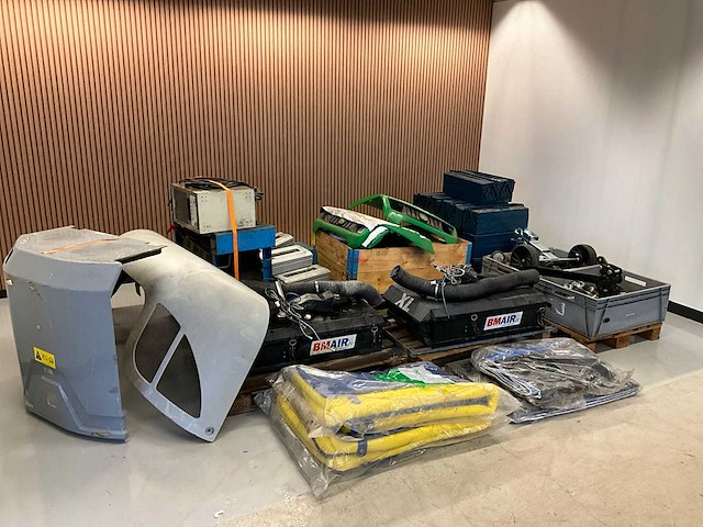 Partij machine en werkplaats onderdelen - afbeelding 1 van  12