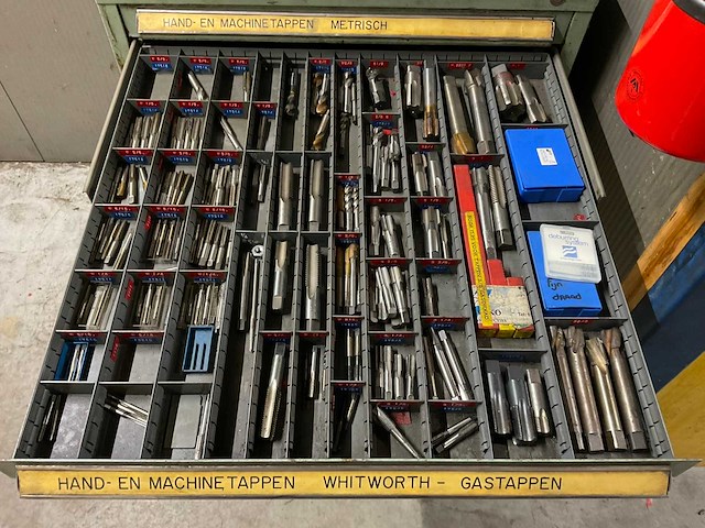 Partij machine gereedschap - afbeelding 1 van  15