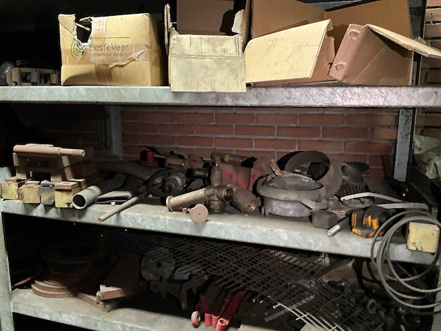 Partij machine onderdelen (c) - afbeelding 28 van  33