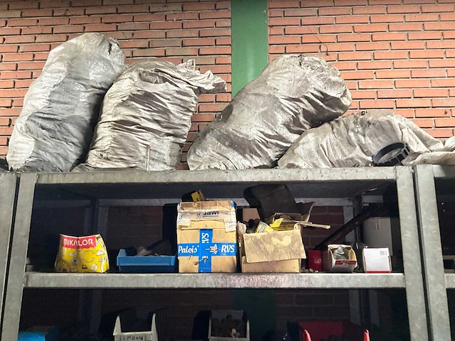 Partij machine onderdelen (c) - afbeelding 31 van  33