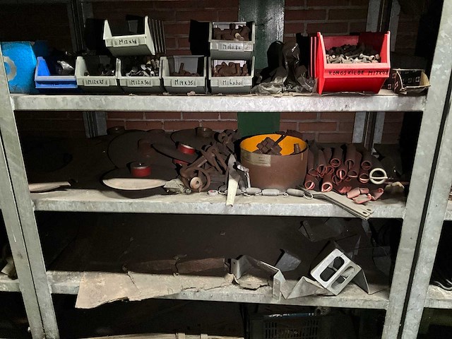 Partij machine onderdelen (c) - afbeelding 33 van  33