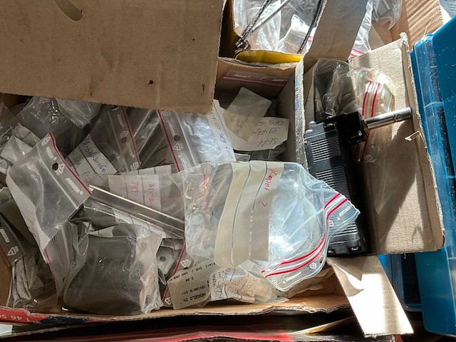 Partij machine onderdelen en divers - afbeelding 3 van  18