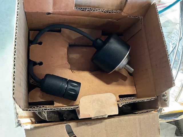 Partij machine onderdelen en divers - afbeelding 4 van  18