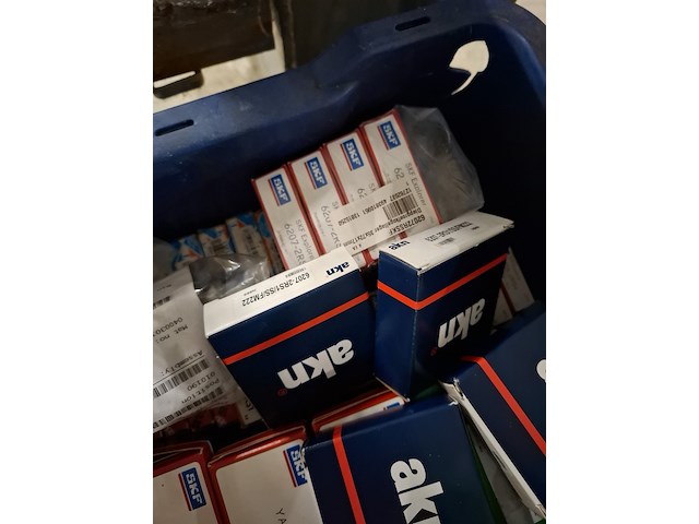 Partij machine onderdelen en toebehoren o.a. skf, omron - afbeelding 8 van  17