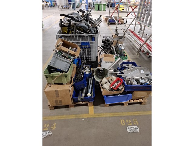 Partij machine onderdelen en toebehoren - afbeelding 1 van  22