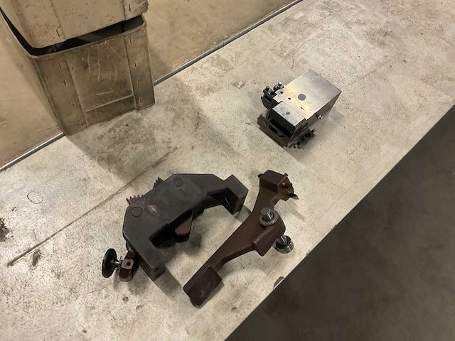 Partij machine onderdelen - afbeelding 1 van  8