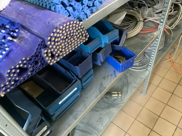 Partij machine onderdelen - afbeelding 31 van  63