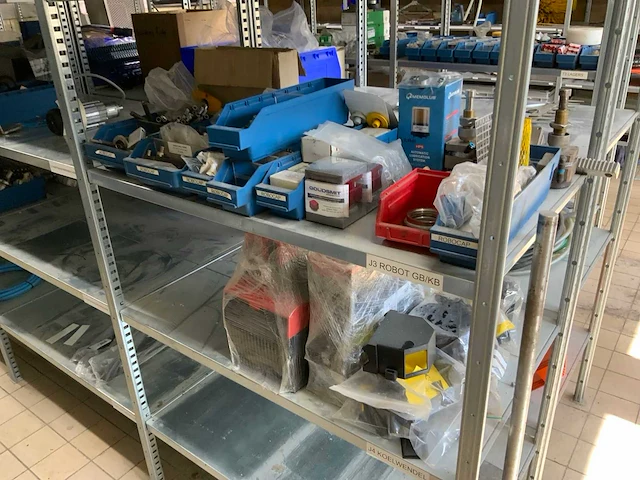 Partij machine onderdelen - afbeelding 36 van  63