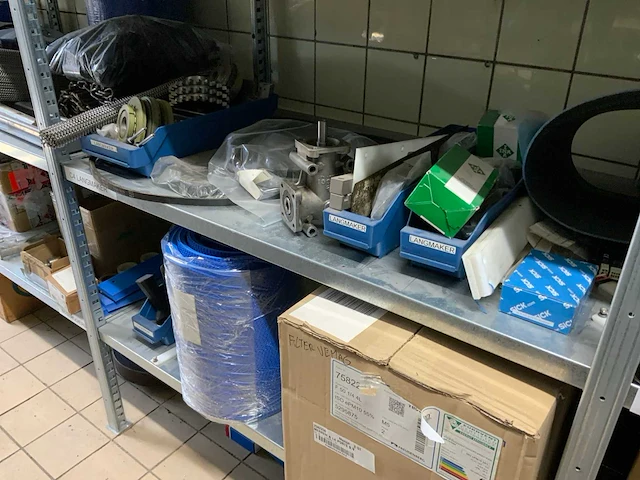 Partij machine onderdelen - afbeelding 51 van  63