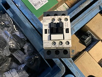 Partij machine schakelmateriaal - afbeelding 2 van  17