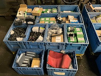 Partij machine schakelmateriaal - afbeelding 1 van  17
