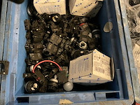 Partij machine schakelmateriaal - afbeelding 13 van  17
