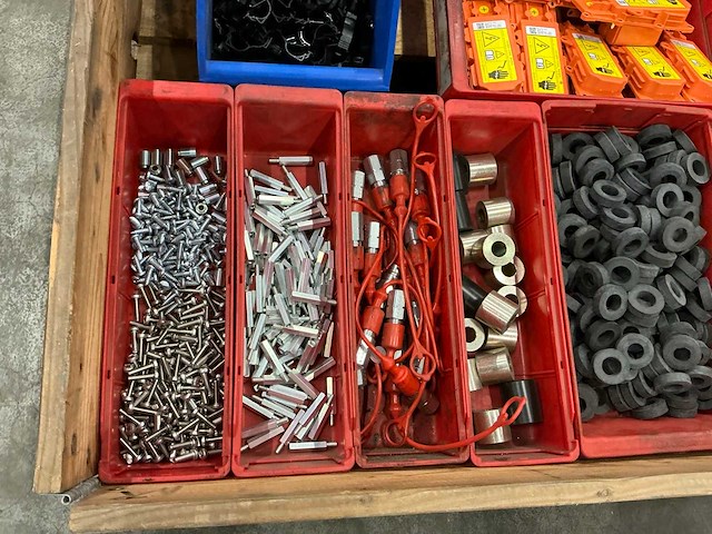 Partij machineonderdelen - afbeelding 2 van  6