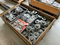 Partij machineonderdelen - afbeelding 1 van  6