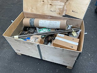 Partij machineonderdelen - afbeelding 1 van  8